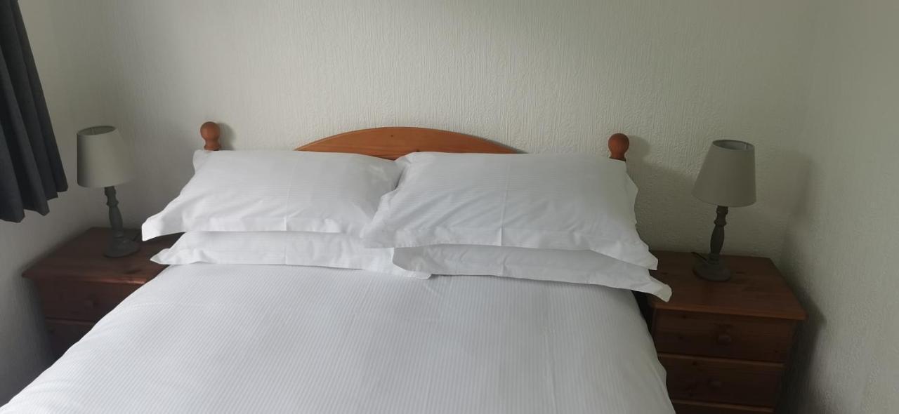 Spring Gardens Holiday Bungalow Кейтън Екстериор снимка