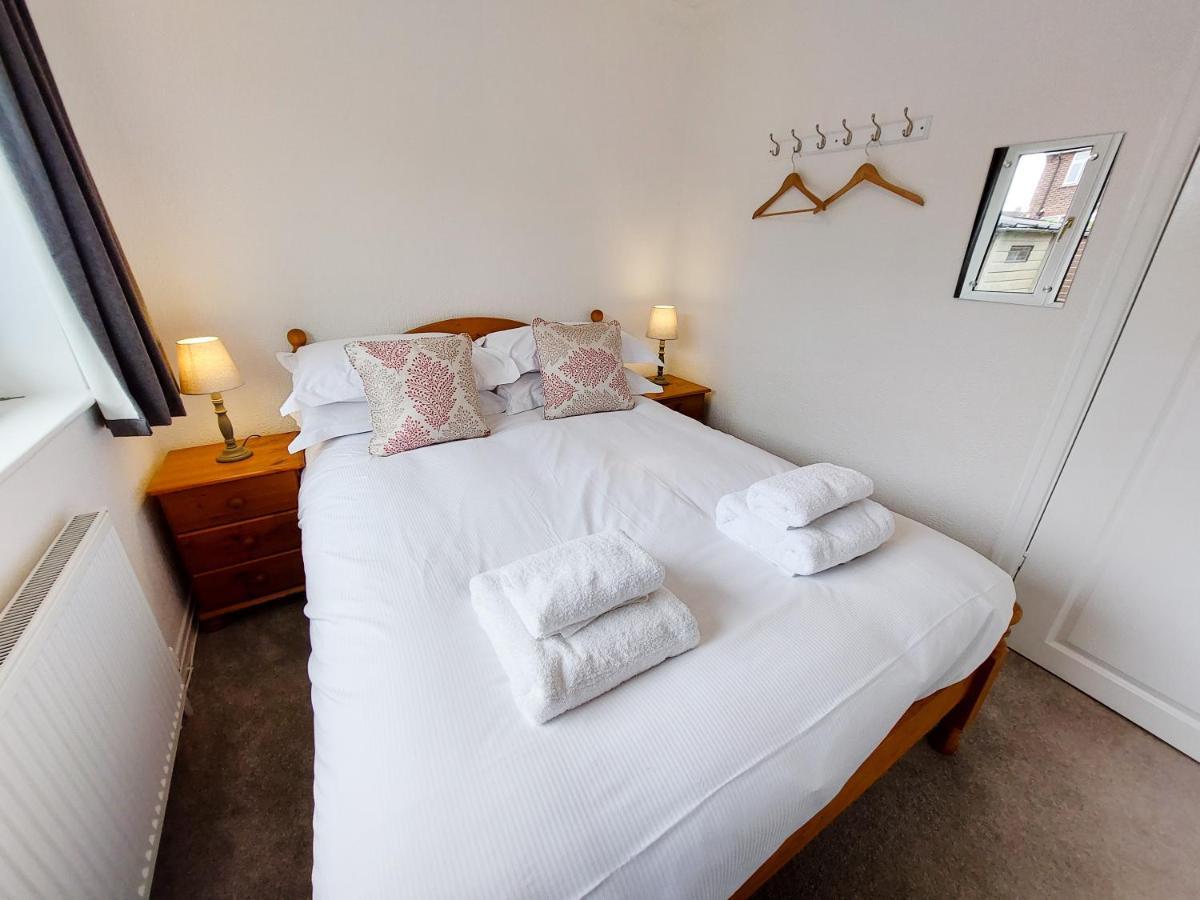 Spring Gardens Holiday Bungalow Кейтън Екстериор снимка